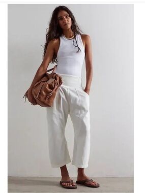 FREE PEOPLE 
We The Free Lunan Crop Harem Jeans Size Large
